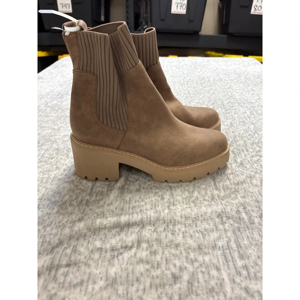 DV Dolce Vita Tyler Brown‎ Faux Suede Lug Sole Sock Ankle Boots Womens 9